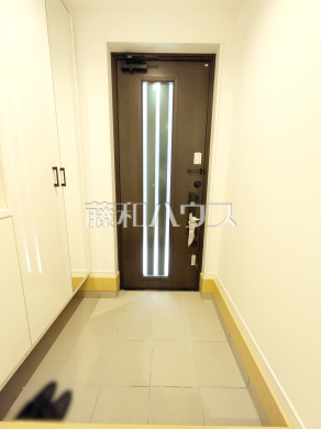 C号棟　玄関ホール　【練馬区大泉町２丁目】