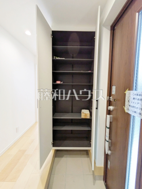 D号棟　玄関収納　【練馬区大泉町２丁目】