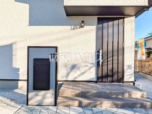 2号棟　玄関へのアプローチ　【八王子市小宮町】