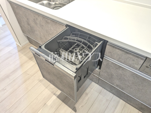 18号棟　食器洗浄乾燥機　【武蔵村山市大南１丁目】　後片付けの手間を削減し、趣味の時間や家族との時間を増やせる食器洗い乾燥機を標準装備 