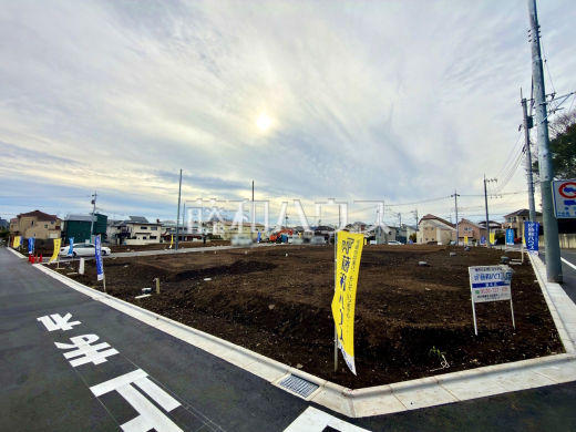 ≪現地風景≫ 建築条件はございませんので、ライフスタイルに合わせた自由なマイホームづくりが可能です。 　【調布市佐須町５丁目】