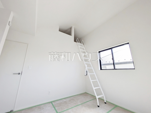 1号棟　居室　【三鷹市大沢２丁目】