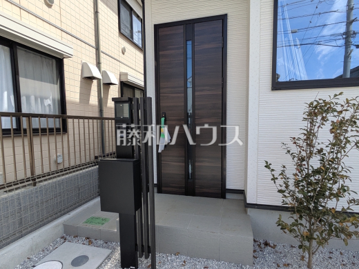 1号棟　玄関　【三鷹市大沢２丁目】