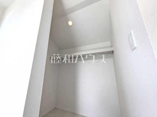 1号棟　ウォークインクローゼット　【三鷹市大沢２丁目】