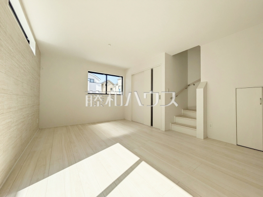 1号棟　リビング　【三鷹市大沢２丁目】