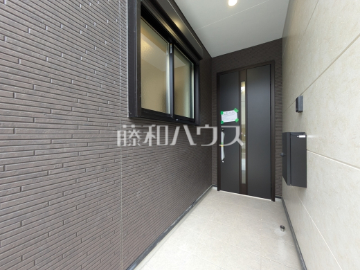 3号棟　玄関　【志木市中宗岡５丁目】