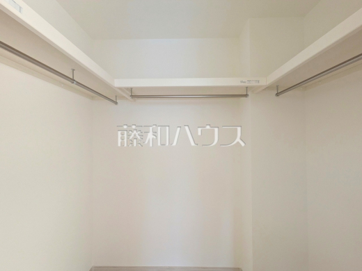 6号棟　ウォークインクローゼット　【小平市小川町１丁目】