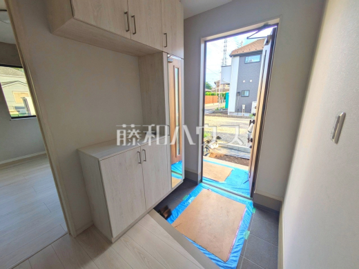 6号棟　玄関　【小平市小川町１丁目】