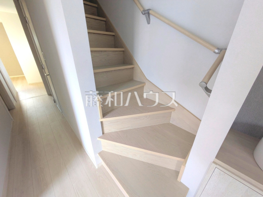 6号棟　階段　【小平市小川町１丁目】