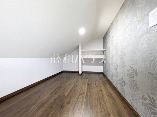 8号棟　小屋裏収納庫　【小平市小川町１丁目】