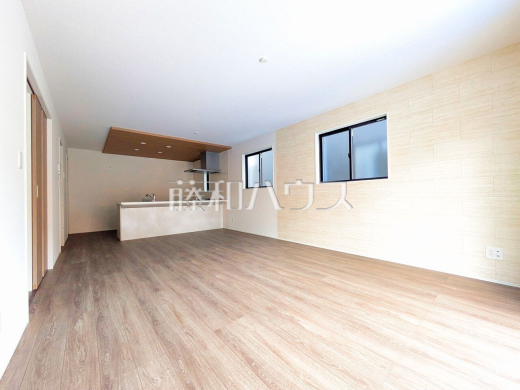 14号棟　リビング　【日野市平山４丁目】