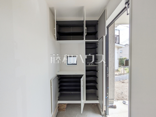 B号棟　玄関収納　【日野市落川】