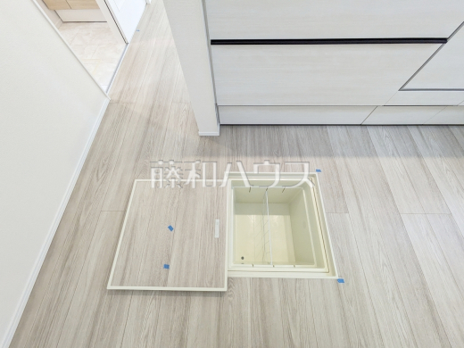 B号棟　床下収納　【日野市落川】