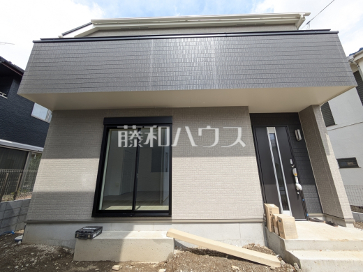 B号棟　外観　【日野市落川】
順調に工事が進んでいます。実際の街並みの様子が段々見えて参りました。ぜひ実際に現地をご見学下さいませ。　