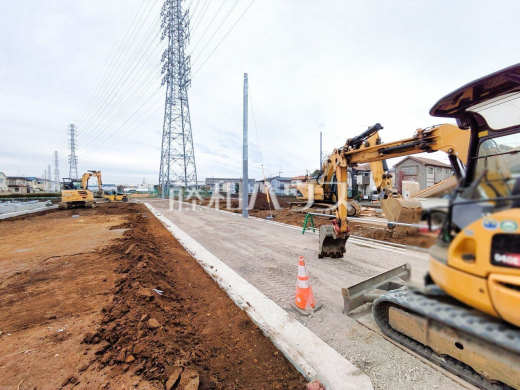現場風景【立川市若葉町２丁目】 見学はしたいけど、なかなか時間が取れない・・・そんな方に出勤前や仕事終わりにマイホームを見学できるサポートをいたします。 