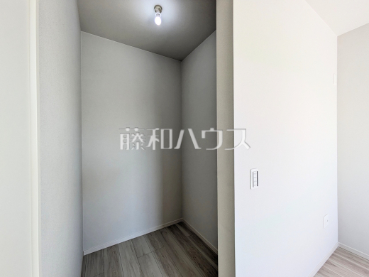 3号棟　ウォークインクローゼット　【和光市白子３丁目】