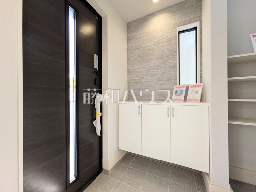 3号棟　玄関　【和光市白子３丁目】
