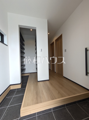 3号棟　玄関ホール　【三鷹市北野２丁目】