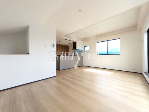 3号棟　リビング　【三鷹市北野２丁目】