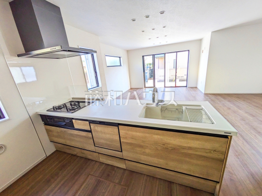 ≪キッチン≫ ビルトイン食洗機を標準完備し、家事時間が短縮できます。　　【狛江市岩戸南３丁目】