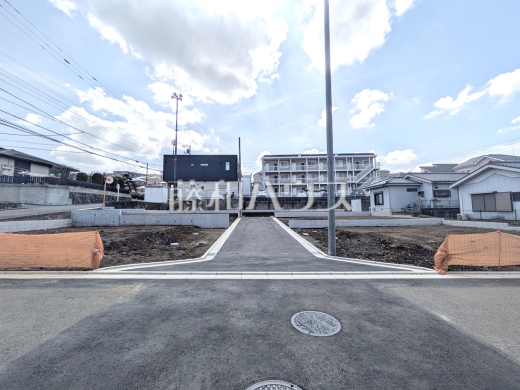 この広々した土地を是非お客様の目で確認してください♪お客様のご予算に合わせたプランをご提案致します、お気軽にご相談下さい。　【多摩市連光寺２丁目】