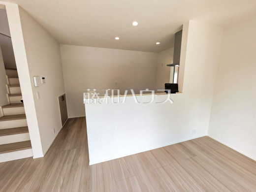 リビング　【西東京市北町３丁目】