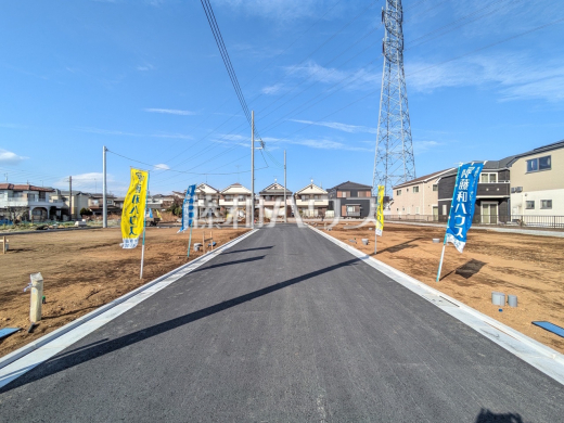 季節を問わず賑わいをみせる街を背景に広がる住宅エリア。天高い青空を見上げて建つ姿は、静かな住宅街に溶け込みながらやさしい香りを放つことでしょう。【国分寺市北町４丁目】