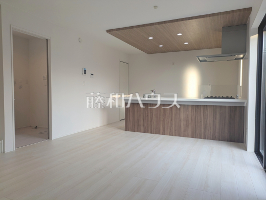 4号棟　リビング　【府中市多磨町２丁目】