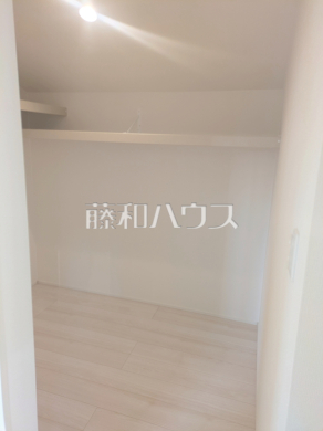 4号棟　収納　【府中市多磨町２丁目】