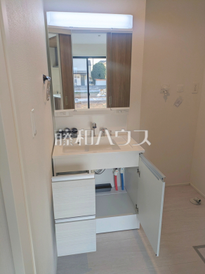 4号棟　洗面室　【府中市多磨町２丁目】