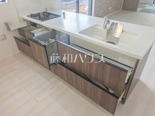 4号棟　キッチン　【府中市多磨町２丁目】