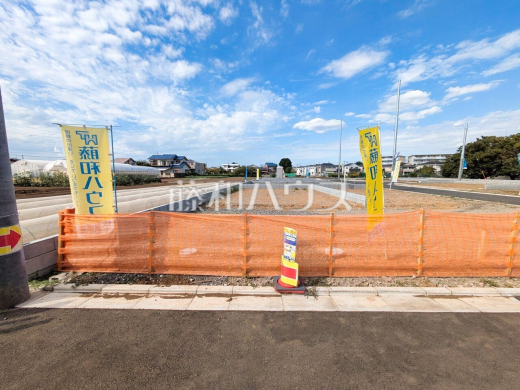 1号地　現地写真　【東久留米市下里１丁目】 建物のプレゼンをさせていただきますので、実際の完成イメージを思い描いていただくことができます。お気軽にお問合せ下さい。 