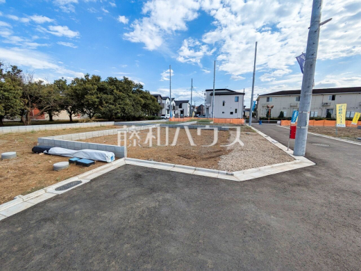 9号地　現地写真　【東久留米市下里１丁目】 見学はしたいけど、なかなか時間が取れない・・・そんな方に出勤前や仕事終わりにマイホームを見学できるサポートをいたします。 