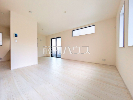 リビング　【東久留米市中央町３丁目】