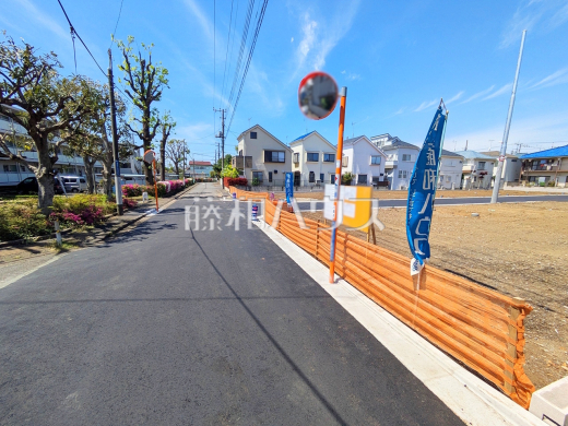 接道状況および現場風景　【三鷹市上連雀９丁目】