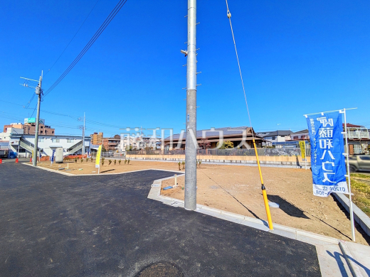 ≪接道状況≫周囲に高い建物のないエリアのため、空が大きく感じます。【府中市分梅町３丁目】