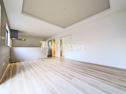 リビング　【八王子市打越町】