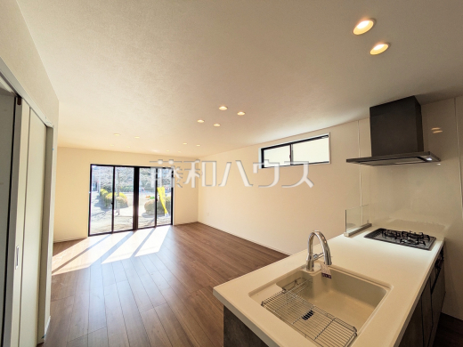 1号棟　リビング　【調布市八雲台１丁目】