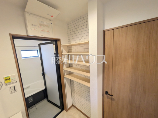 C号棟　洗面室　【日野市大字石田】