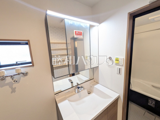 C号棟　洗面室　【日野市大字石田】