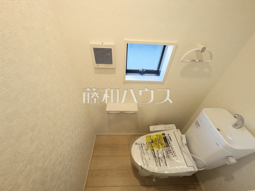 1号棟　トイレ　【朝霞市宮戸３丁目】