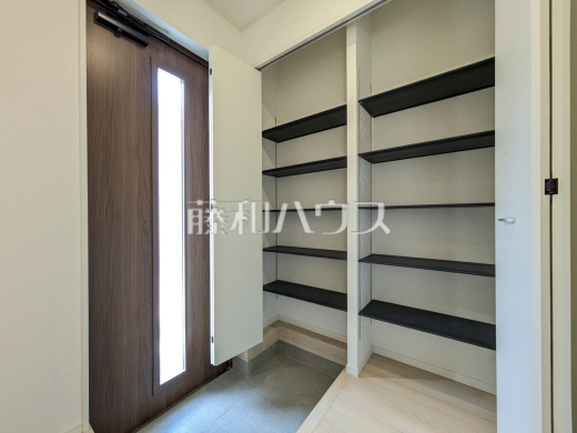 3号棟　玄関　【朝霞市宮戸３丁目】