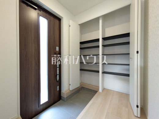 4号棟　玄関　【朝霞市宮戸３丁目】