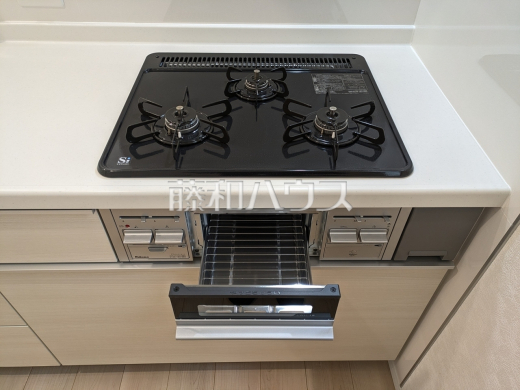 5号棟　キッチンコンロ・グリル　【朝霞市宮戸３丁目】