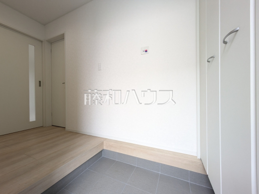 7号棟　玄関　【朝霞市宮戸３丁目】