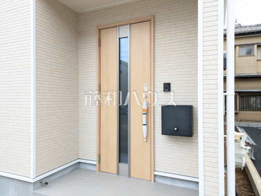 9号棟　玄関　【朝霞市宮戸３丁目】