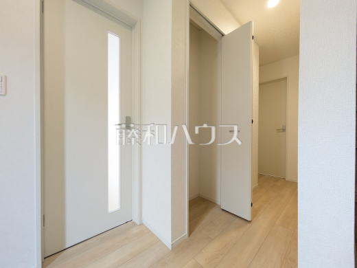 9号棟　玄関　【朝霞市宮戸３丁目】