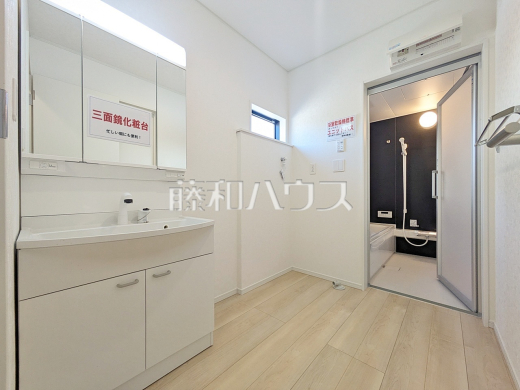 13号棟　洗面室　【朝霞市宮戸３丁目】