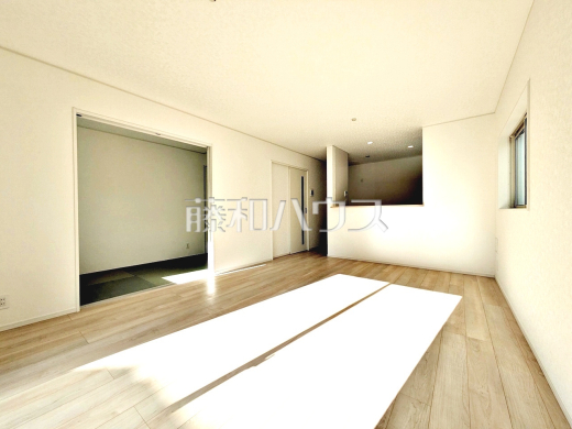 15号棟　リビング　【朝霞市宮戸３丁目】