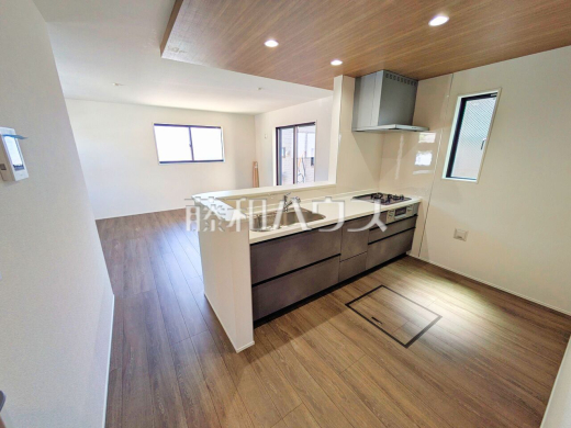 2号棟　 カウンターキッチン越しでの会話が、家族団らんのスタートです。 【東久留米市前沢５丁目】